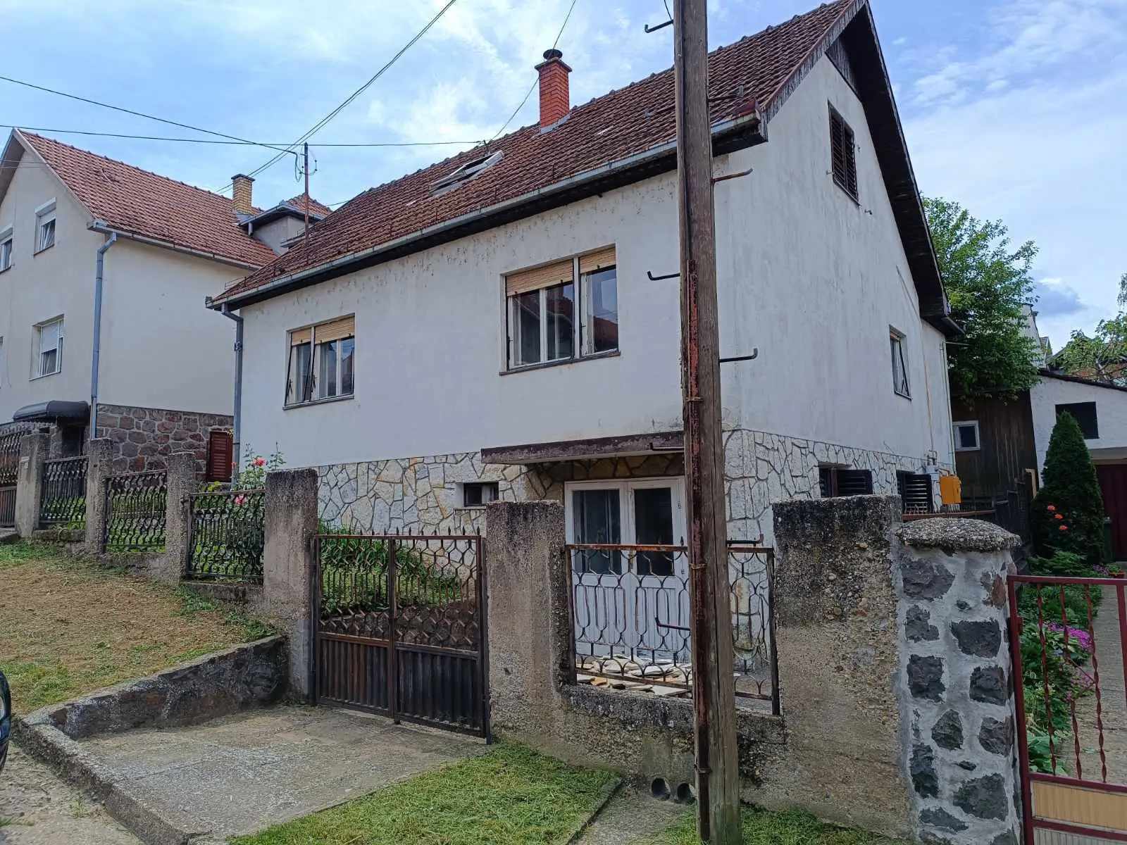 Kuća 100m² — Tatarsko brdo, Sremska Kamenica