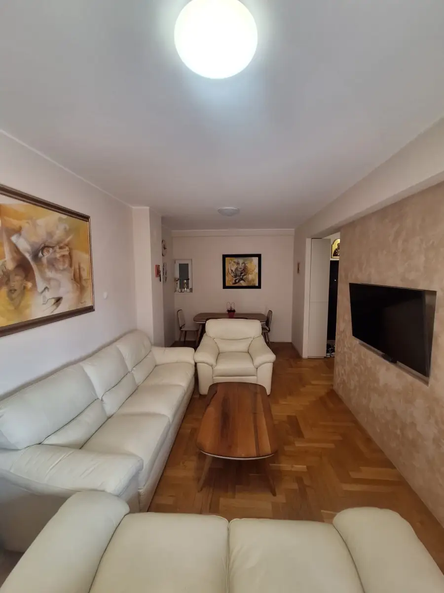 NOVI SAD. BULEVAR. FOUR-ROOM APARTMENT. FULLY FURNISHED APARTMENT (Svet nekretnine, Novi Sad, Reg. no. 405)