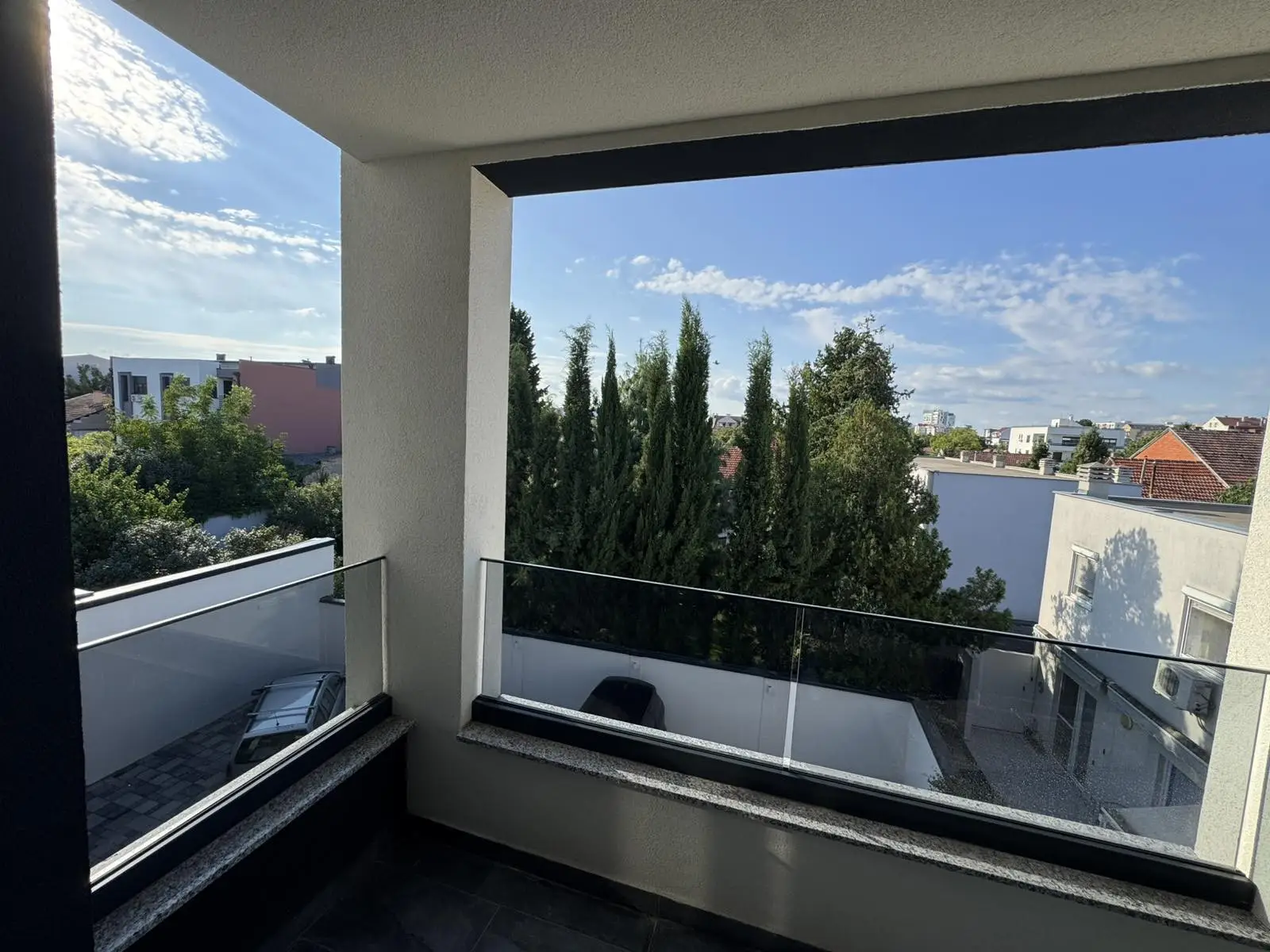 <p>Novi Sad, Novi Bulevar Five-room duplex apartment is on the second floor of a luxury villa, with a spacious living room that makes