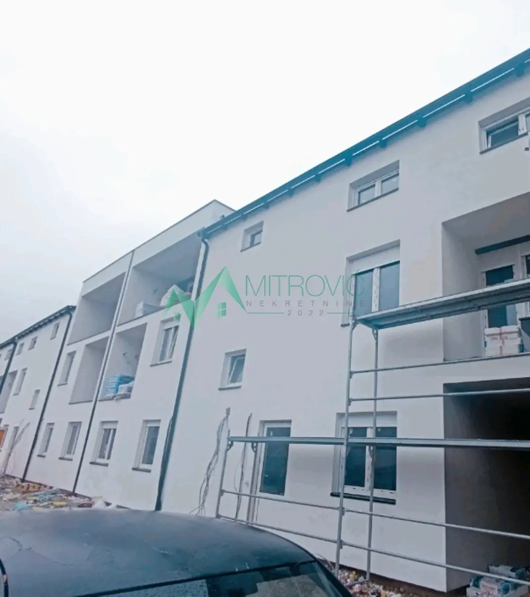 Excellent smaller two and a half room quickly move-in ready apartment in Veternik