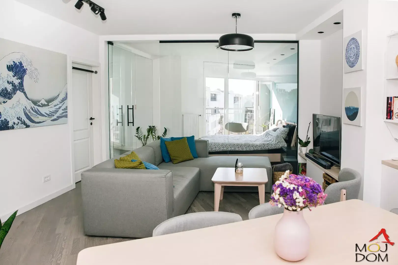 For sale: a beautiful and bright furnished apartment of 63m² in Podbara. 

The building was constructed in 2019, the apartment is on the 4th floor (has an elevator). 

The apartment is designer-planned, all furniture is custom-made. 

Basically, the apartment has two rooms + living